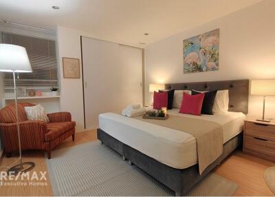 "Elegant 3-Bedroom Condo at Bann Ananda, Bangkok"