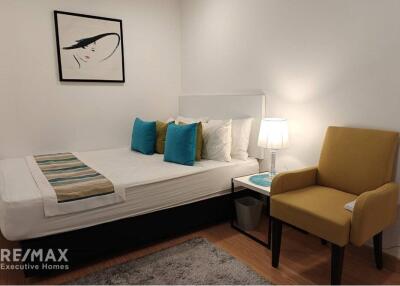 "Elegant 3-Bedroom Condo at Bann Ananda, Bangkok"