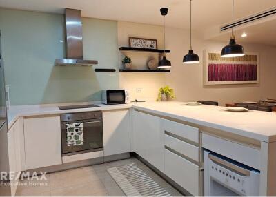 "Elegant 3-Bedroom Condo at Bann Ananda, Bangkok"