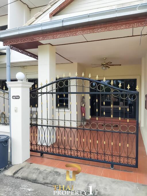 Pattaya Townhouse for Sale with Tenant Contract - Royal Green Park Village