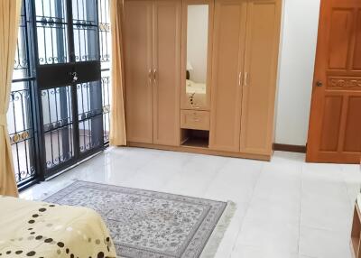 Pattaya Townhouse for Sale with Tenant Contract - Royal Green Park Village