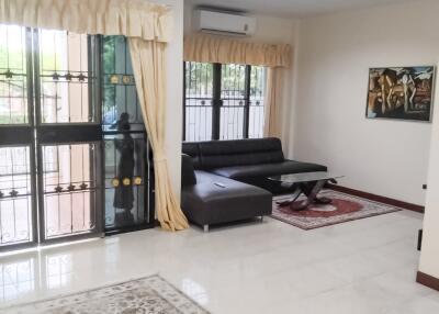 Pattaya Townhouse for Sale with Tenant Contract - Royal Green Park Village