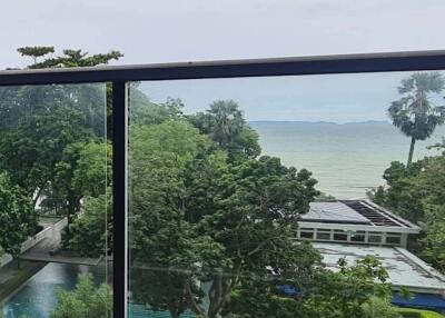 Balcony with ocean view