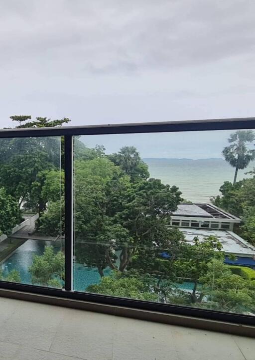 Balcony with ocean view