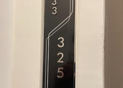 Apartment number sign