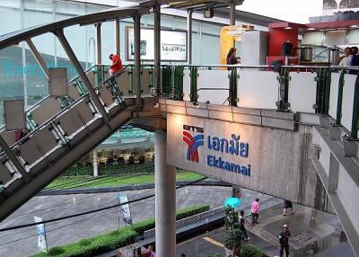 Entrance to BTS Ekkamai station