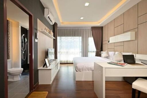 Modern bedroom with en-suite bathroom