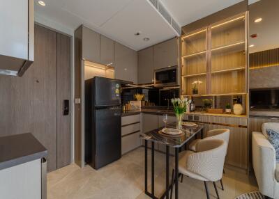 Modern kitchen with dining area