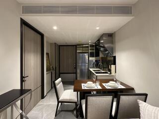 Modern kitchen with dining area