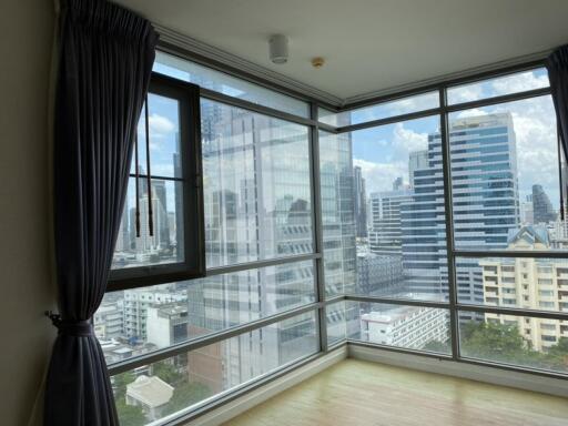 Corner window with city view