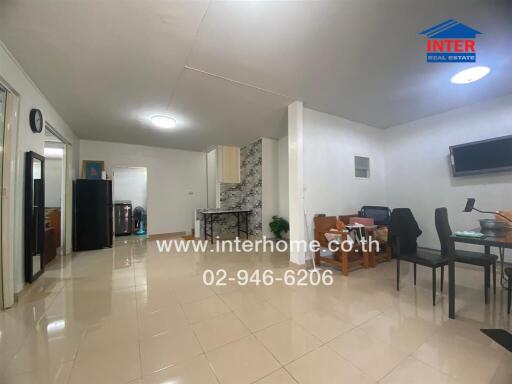 spacious living and dining area