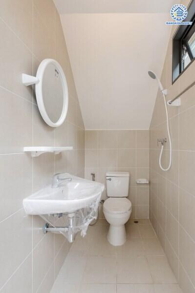 Bathroom with modern fixtures