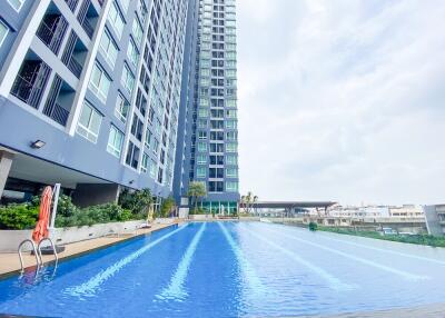 High-rise building with outdoor swimming pool