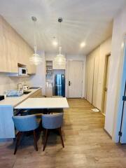 Modern kitchen with dining area