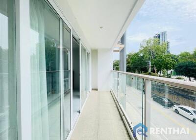 Spacious 2-bed Condo in The Place Pratumnak