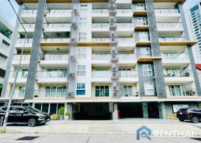 Spacious 2-bed Condo in The Place Pratumnak