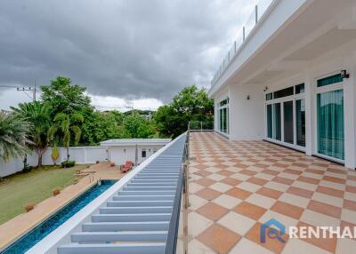 Luxurious 4-Bedroom Villa for Sale in East Pattaya