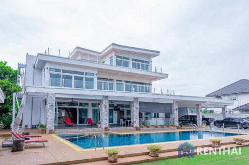 Luxurious 4-Bedroom Villa for Sale in East Pattaya