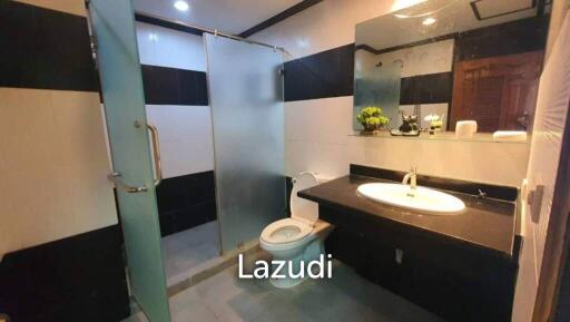 3 Bedrooms 2 Bathrooms 163 SQ.M Asoke Tower