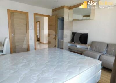 Front Facing Ocean View 2 Bed 1 Bath Condo in Na Jomtien