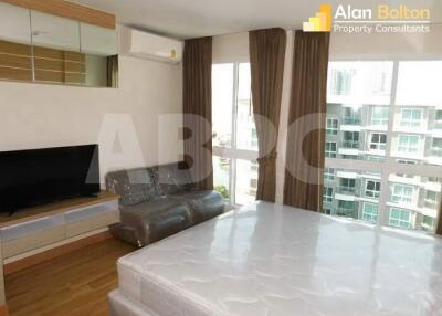 Front Facing Ocean View 2 Bed 1 Bath Condo in Na Jomtien