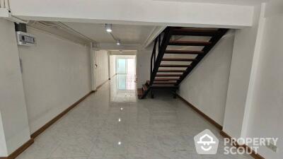 5-BR Townhouse in Bang Chak