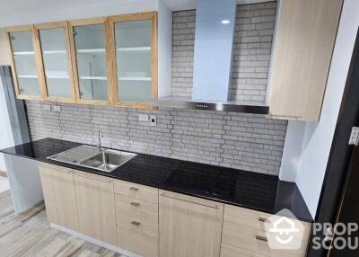 5-BR Townhouse in Bang Chak