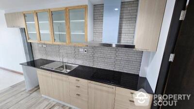 5-BR Townhouse in Bang Chak