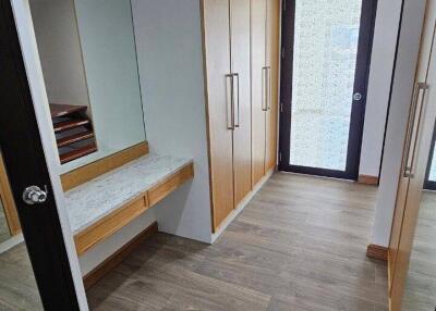 5-BR Townhouse in Bang Chak