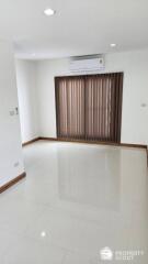 5-BR Townhouse in Bang Chak