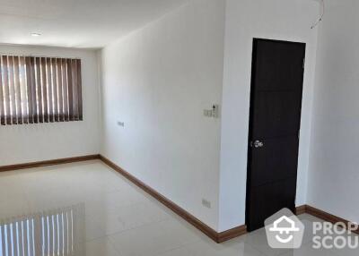 5-BR Townhouse in Bang Chak