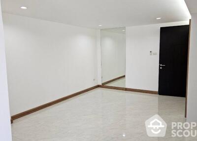 5-BR Townhouse in Bang Chak