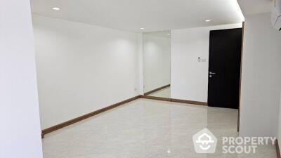 5-BR Townhouse in Bang Chak