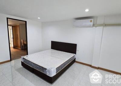 5-BR Townhouse in Bang Chak