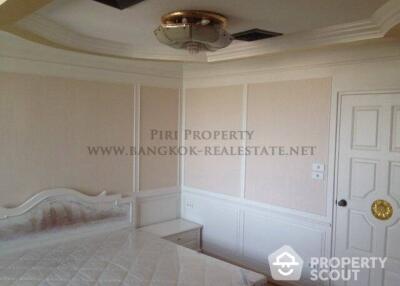 3-BR Condo at Phatsana Garden near BTS Ekkamai (ID 509650)