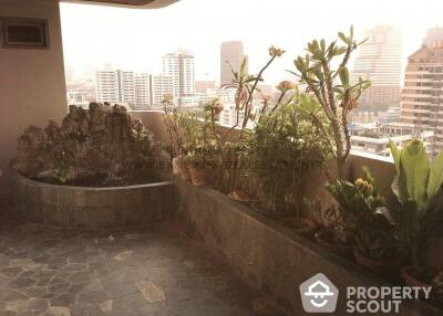 3-BR Condo at Phatsana Garden near BTS Ekkamai (ID 509650)