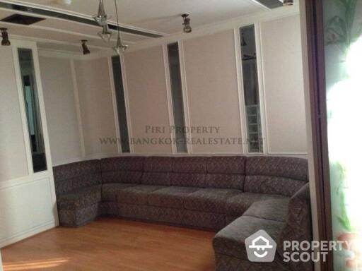 3-BR Condo at Phatsana Garden near BTS Ekkamai (ID 509650)