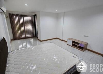 4-BR Townhouse in Bang Chak