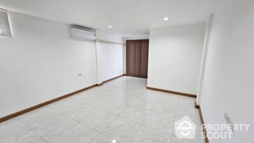 4-BR Townhouse in Bang Chak