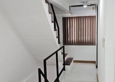 4-BR Townhouse in Bang Chak