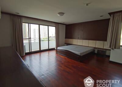 3-BR Condo at Regent On The Park1 (sukhumvit26) Condominium near BTS Phrom Phong (ID 514545)