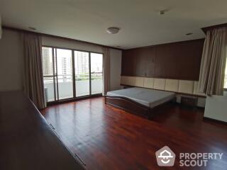 3-BR Condo at Regent On The Park1 (sukhumvit26) Condominium near BTS Phrom Phong (ID 514545)