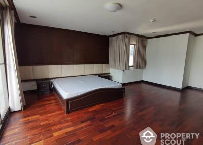 3-BR Condo at Regent On The Park1 (sukhumvit26) Condominium near BTS Phrom Phong (ID 514545)