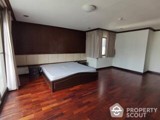 3-BR Condo at Regent On The Park1 (sukhumvit26) Condominium near BTS Phrom Phong (ID 514545)