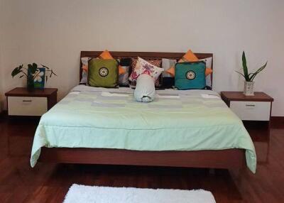 2-BR Apt. near BTS Phrom Phong