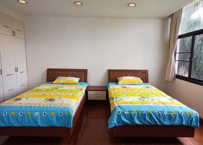 2-BR Apt. near BTS Phrom Phong