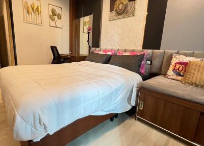 1-BR Condo at Life One Wireless near BTS Phloen Chit