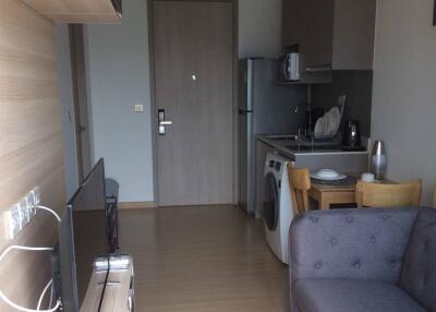 1-BR Condo at Whizdom Connect Sukhumvit near BTS Punnawithi (ID 511311)