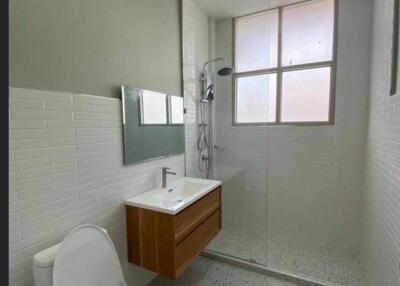 2-BR Townhouse near BTS Thong Lor