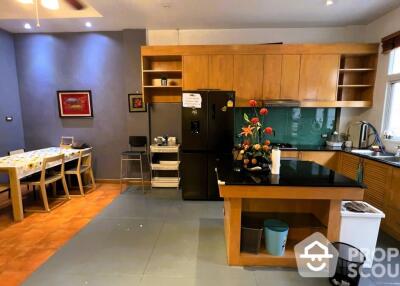 4-BR Townhouse near BTS Ekkamai